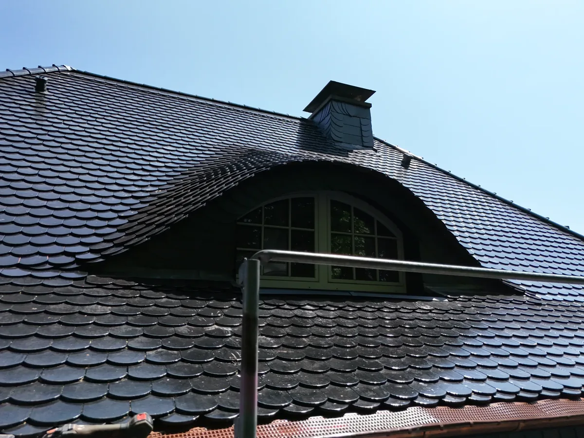 Eindeckung mit Gauben und Photovoltaikmodulen in Herne aus der Luft